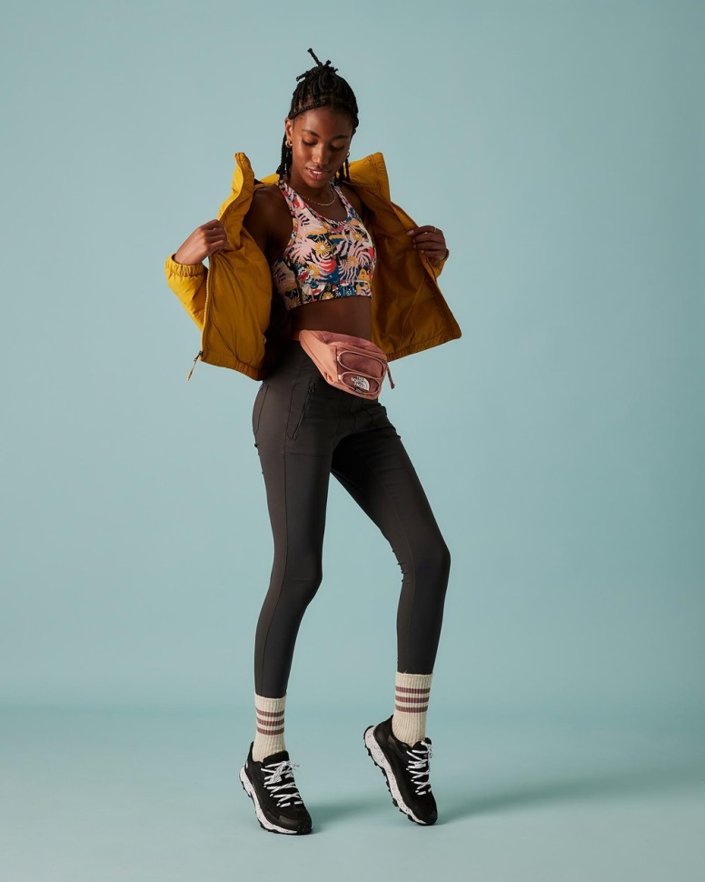 في الجهة الشمالية ، لباس ضيق هايبرد هايبرد رمادي اللون