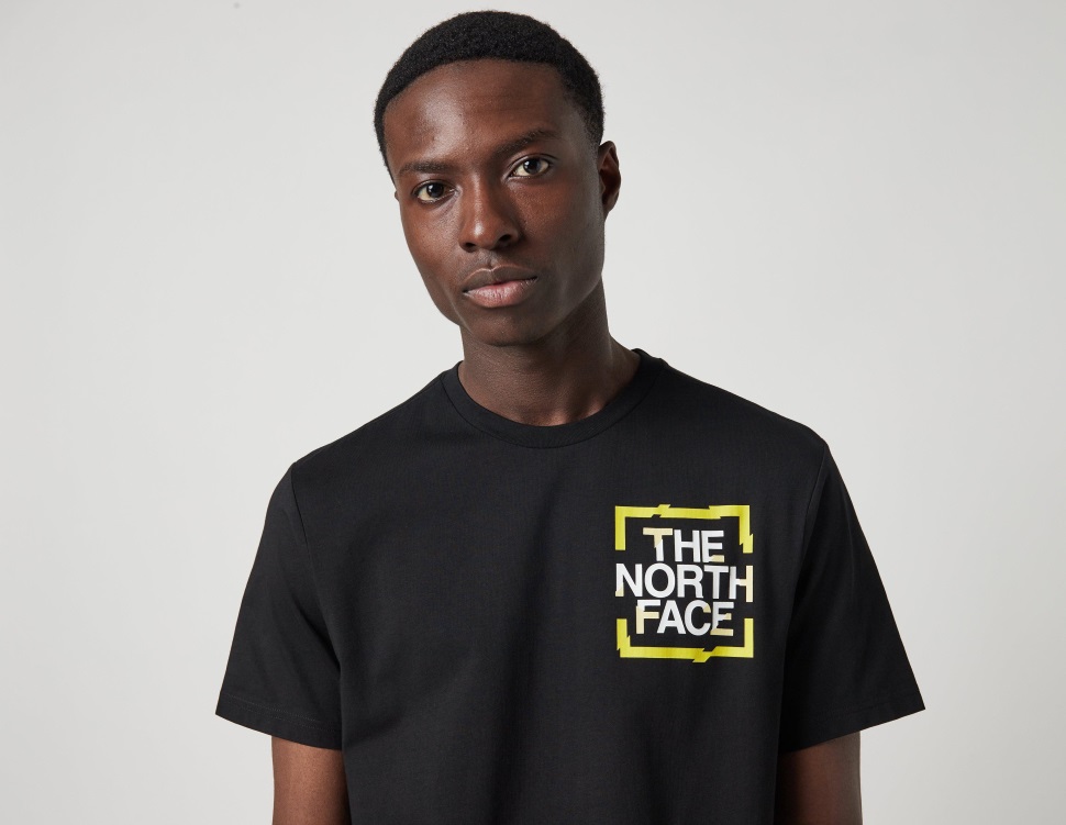 أسود تي شيرت محاصر الوجه الشمالي