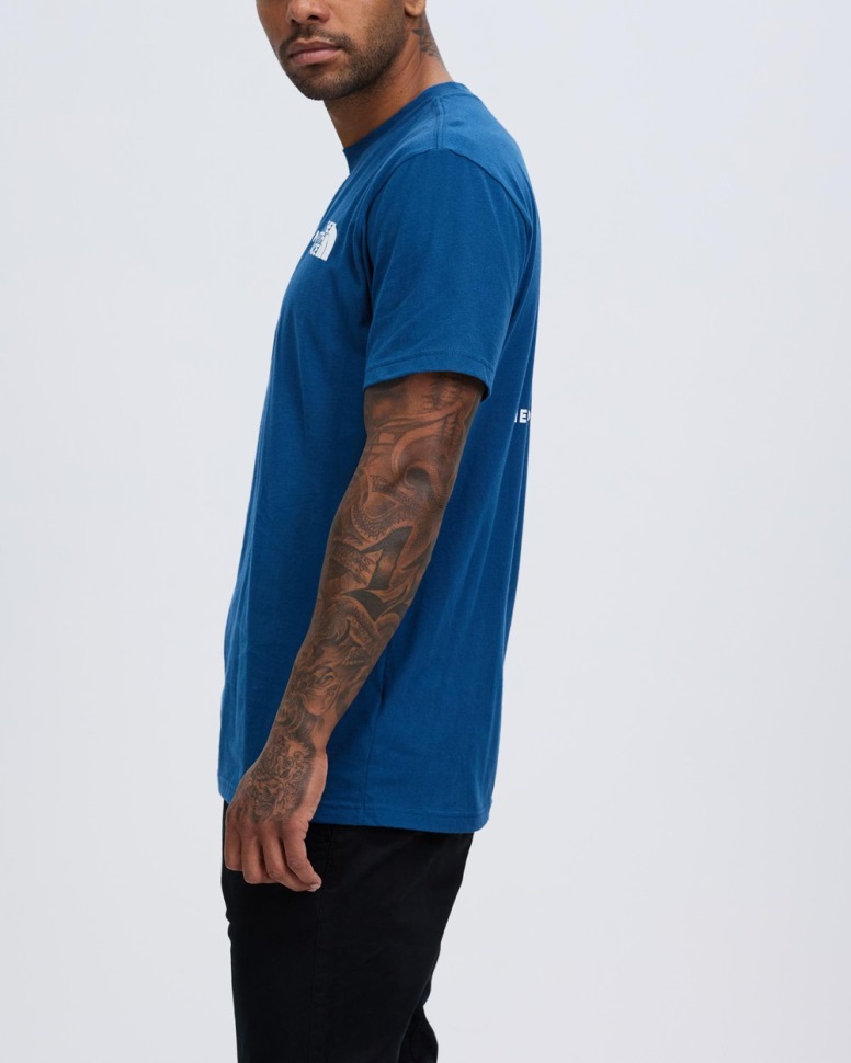 الأزرق وجه الشمال قصيرة الأكمام مربع Nse المحملة