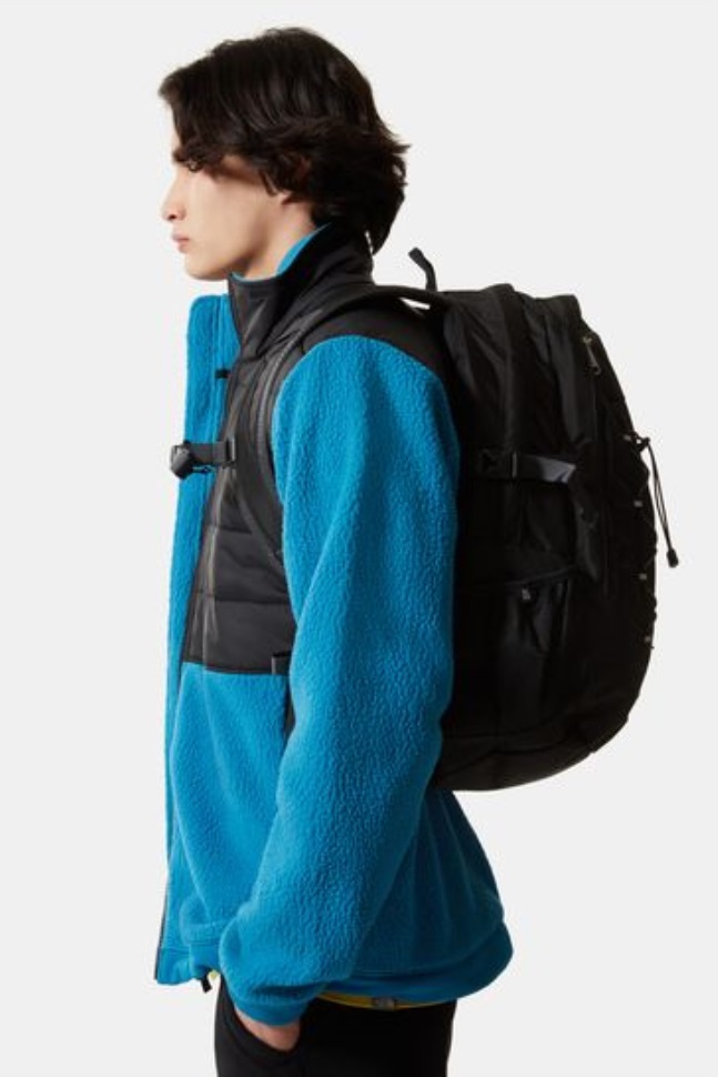 حقيبة بورياليس السوداء الوجه الشمالي