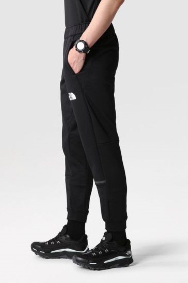 ركض الصوف الأسود الوجه الشمالي