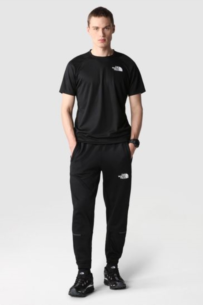 ركض الصوف الأسود الوجه الشمالي