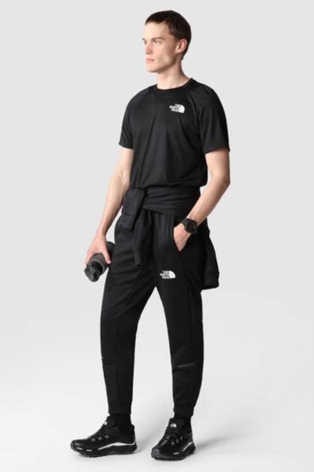 ركض الصوف الأسود الوجه الشمالي