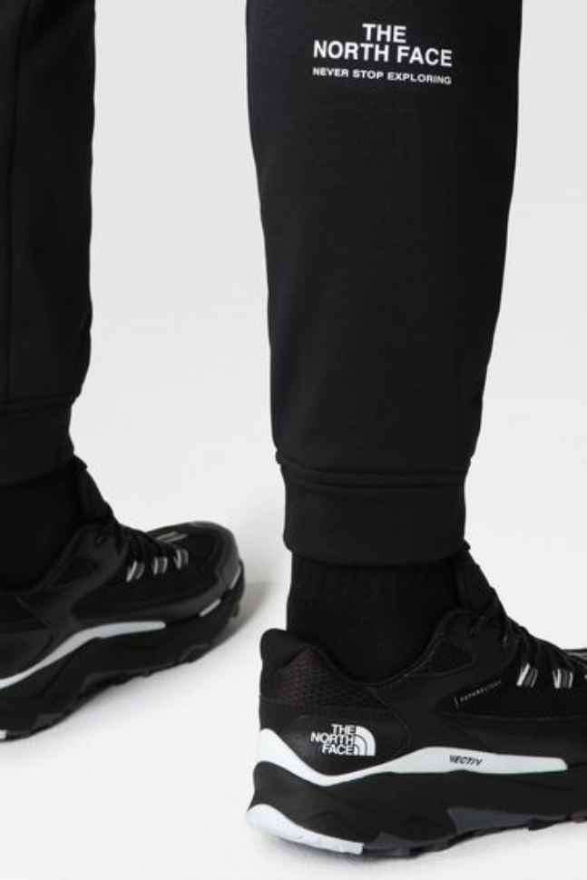 ركض الصوف الأسود الوجه الشمالي