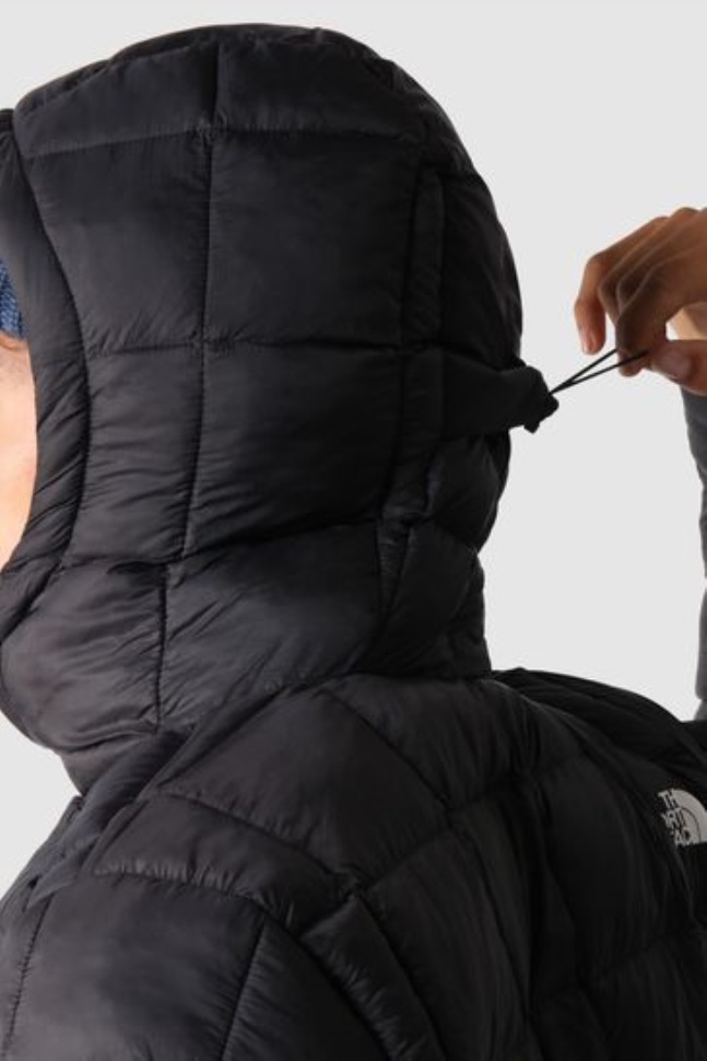 سترة حرارية سوداء الوجه الشمالي