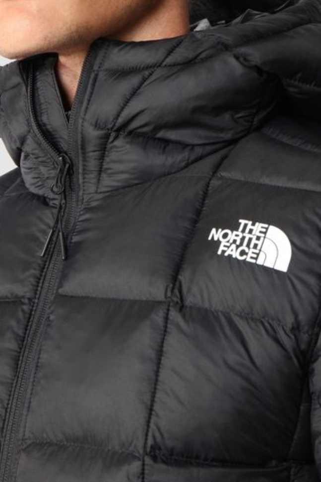 سترة حرارية سوداء الوجه الشمالي