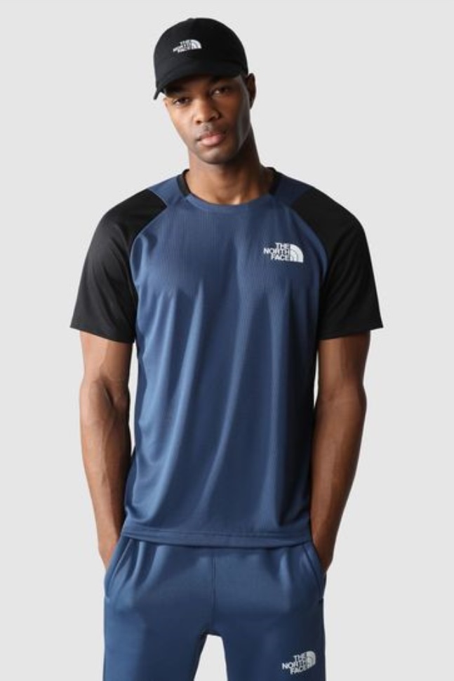 قميص أزرق وجه الشمال