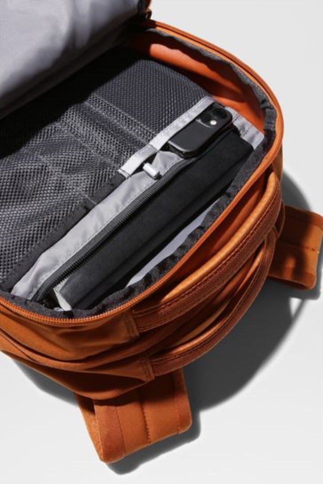 حقيبة ظهر مهرج بني الوجه الشمالي