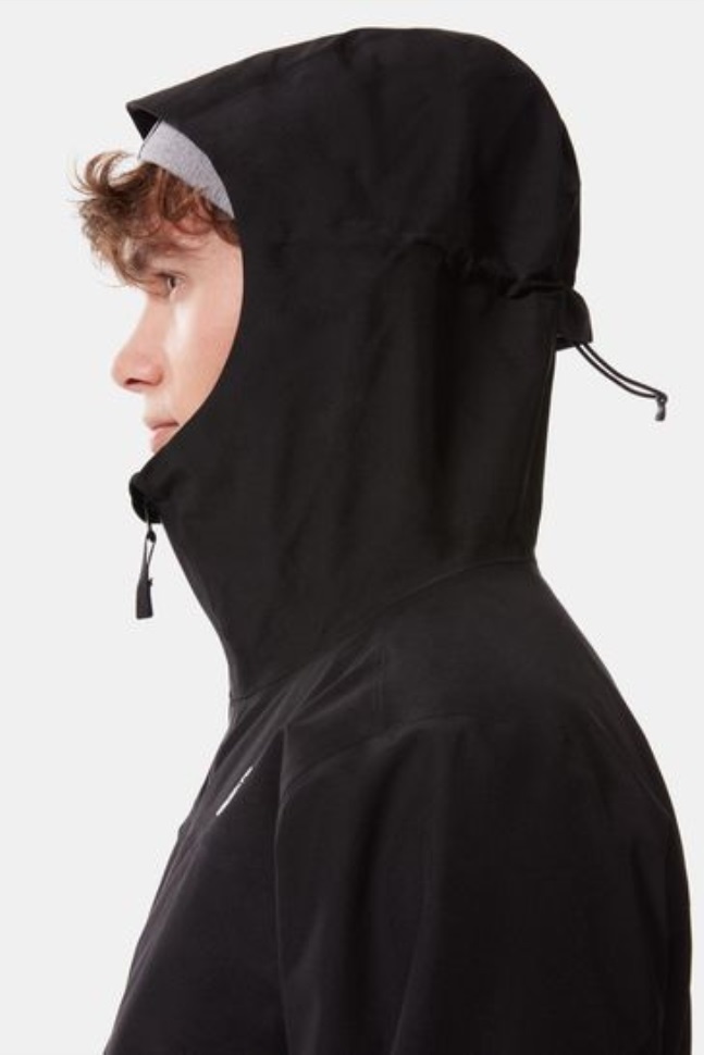 سترة سوداء خفيفة الوزن للوجه الشمالي