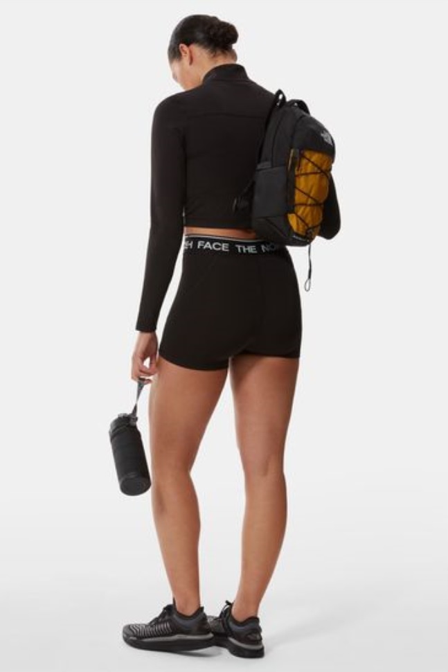 شورت تدريب أسود للوجه الشمالي