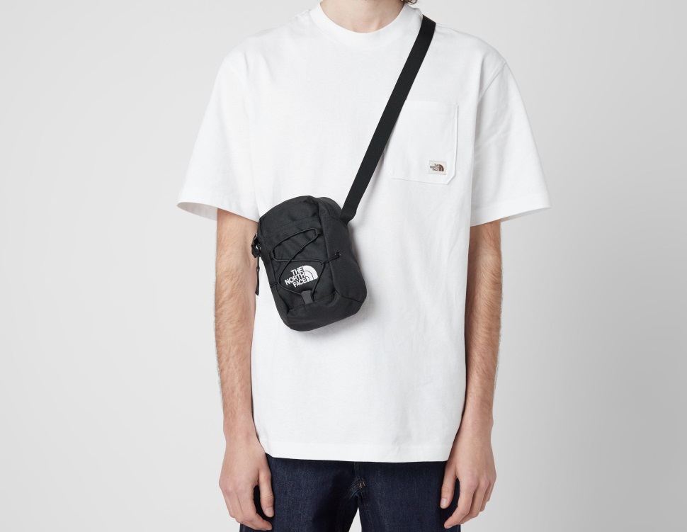 حقيبة كروس سوداء من ذا نورث فيس