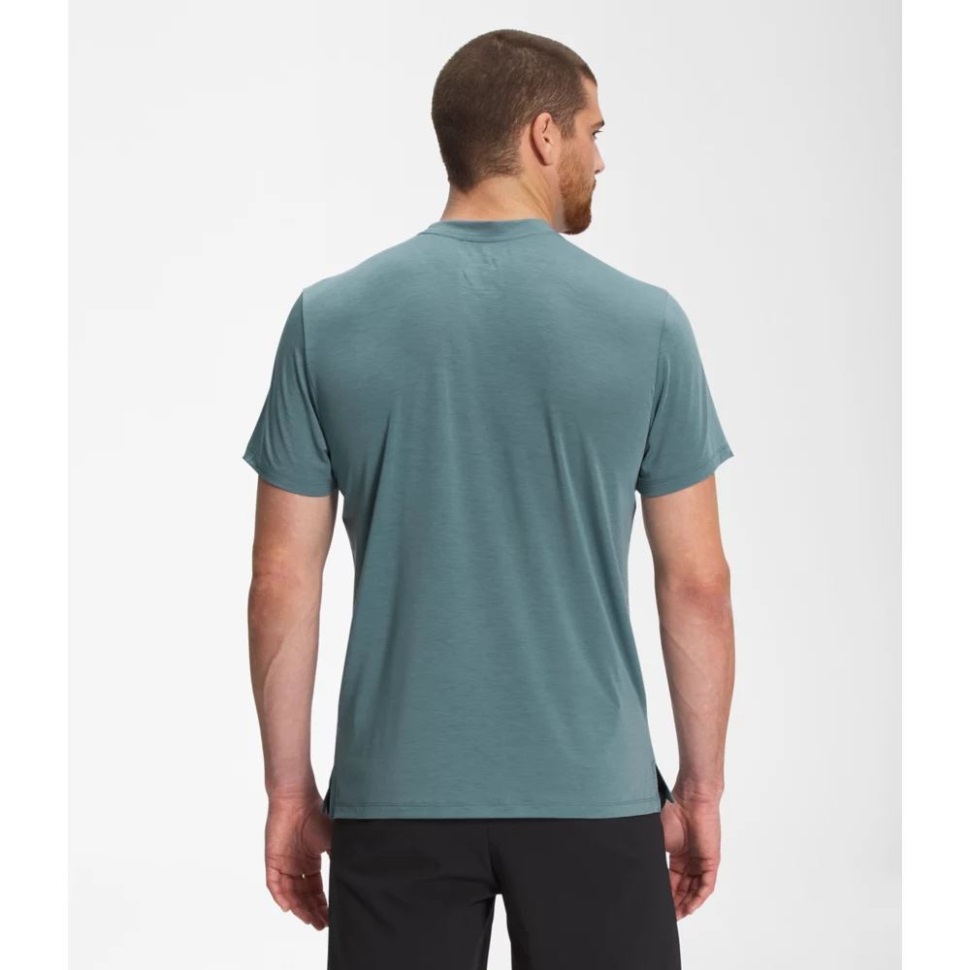 الرجال يتجولون قصيرة الأكمام المحملة الأزرق الوجه الشمالي