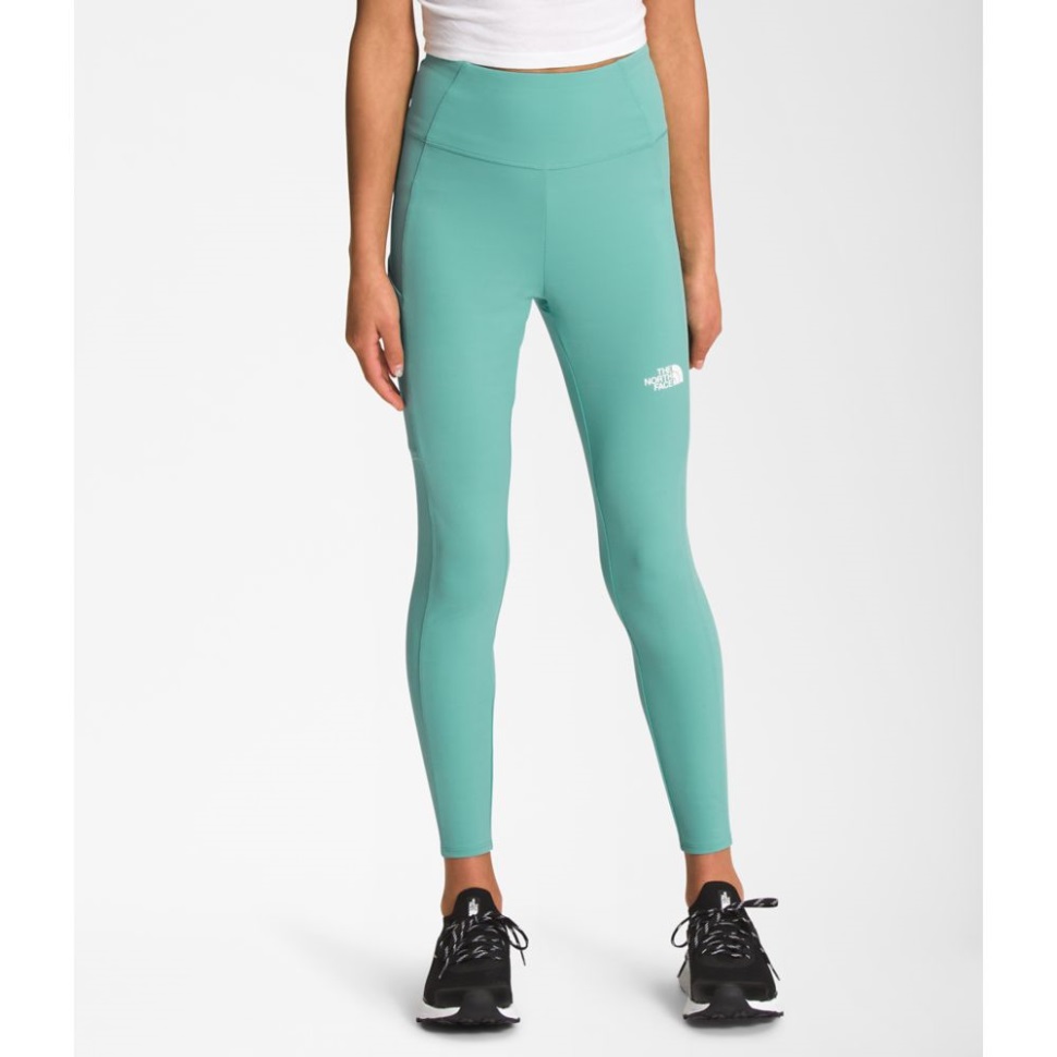 تواجه الفتيات في الشمال لا تتوقف أبدا لباس ضيق الوسابي