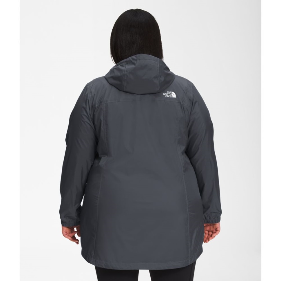 تواجه الشمال المرأة الرمادية بالإضافة إلى سترة أنتورا