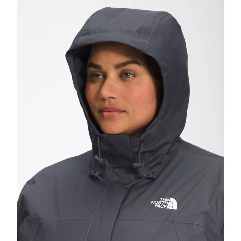 تواجه الشمال المرأة الرمادية بالإضافة إلى سترة أنتورا