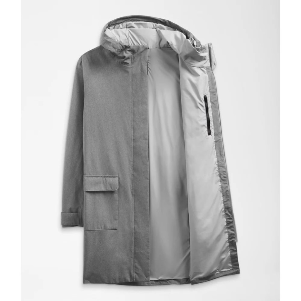 المرأة الرمادية في مواجهة الشمال بالإضافة إلى سترة المطر نسيم المدينة الثاني