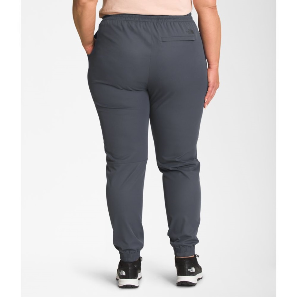 الشمال يواجه المرأة الرمادية بالإضافة إلى ركض عادي