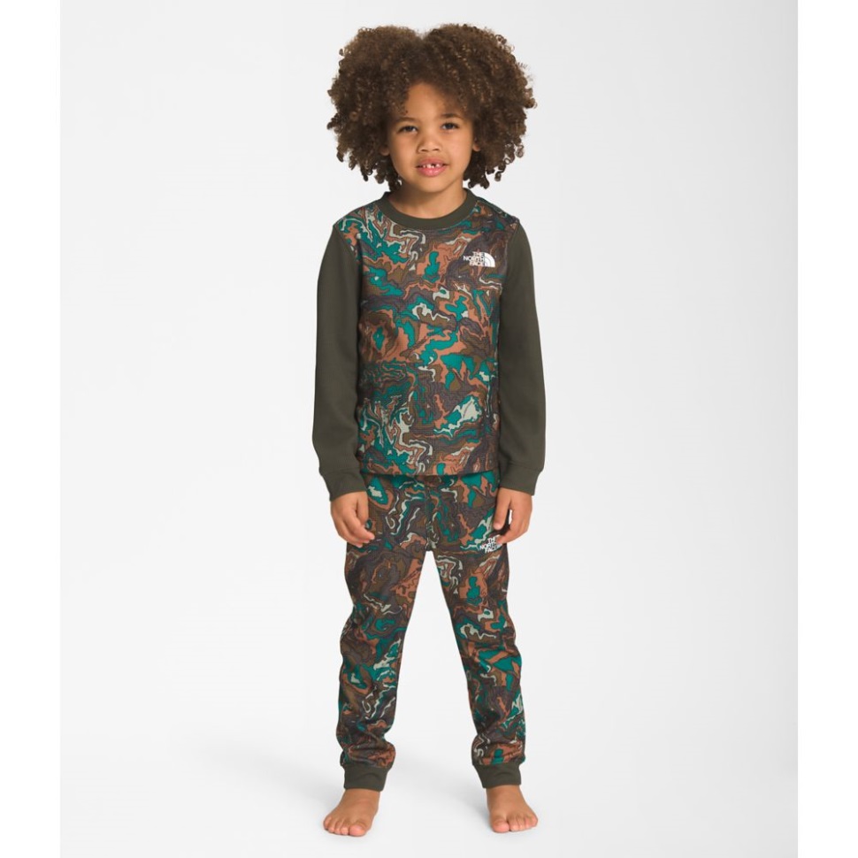 تم تعيين طبقة الأساس الوافل للأطفال من The North Face باللون الأخضر الداكن الجديد