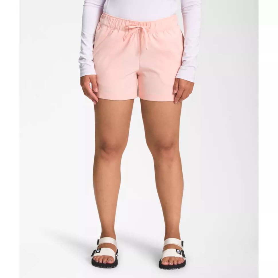 شورت نسائي وردي فاتح من The North Face