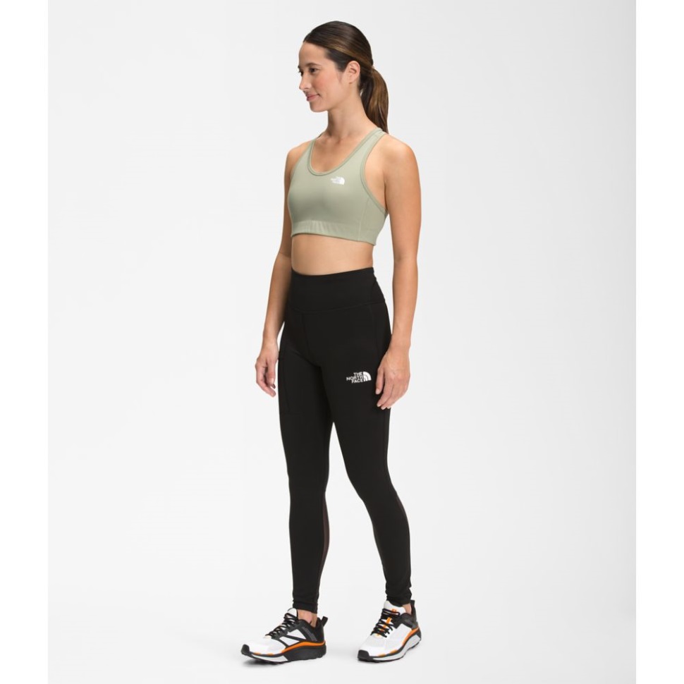 المرأة الشمالية الوجه منتصف خط حمالة الصدر الشاي الأخضر