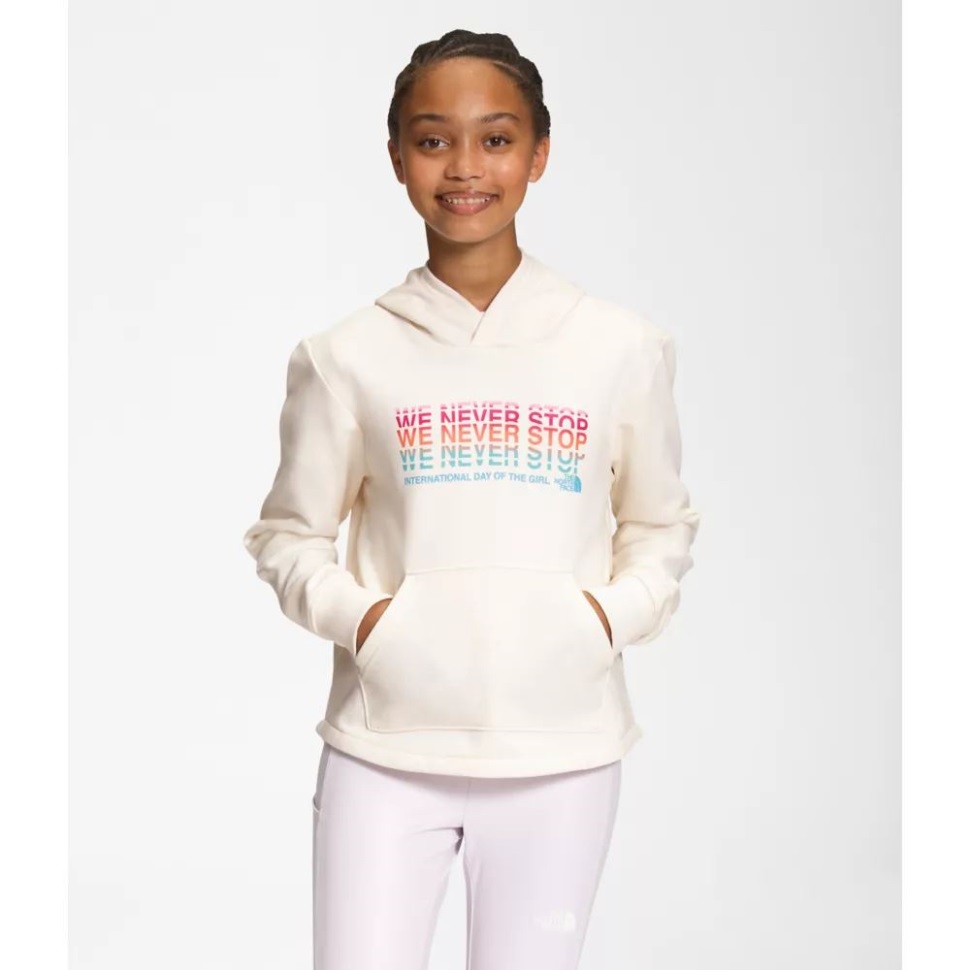 سترة بغطاء للرأس من الصوف في مخيم البنات البيضاء الوجه الشمالي