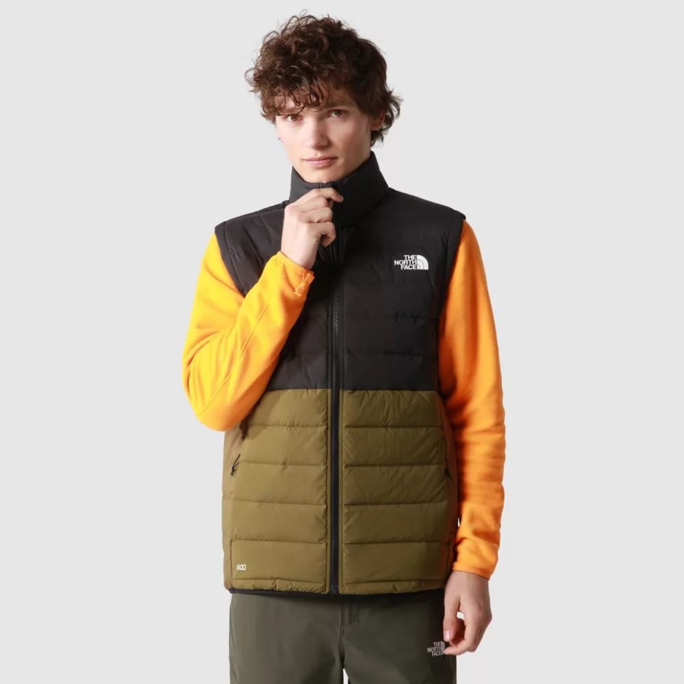 الرجال بيلفيو تمتد أسفل جيليه الوجه الشمالي الأسود