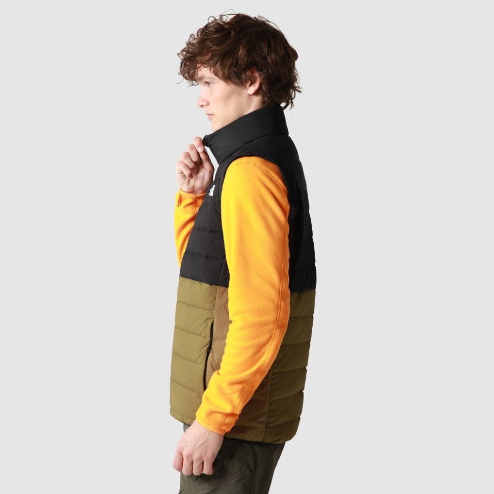 الرجال بيلفيو تمتد أسفل جيليه الوجه الشمالي الأسود