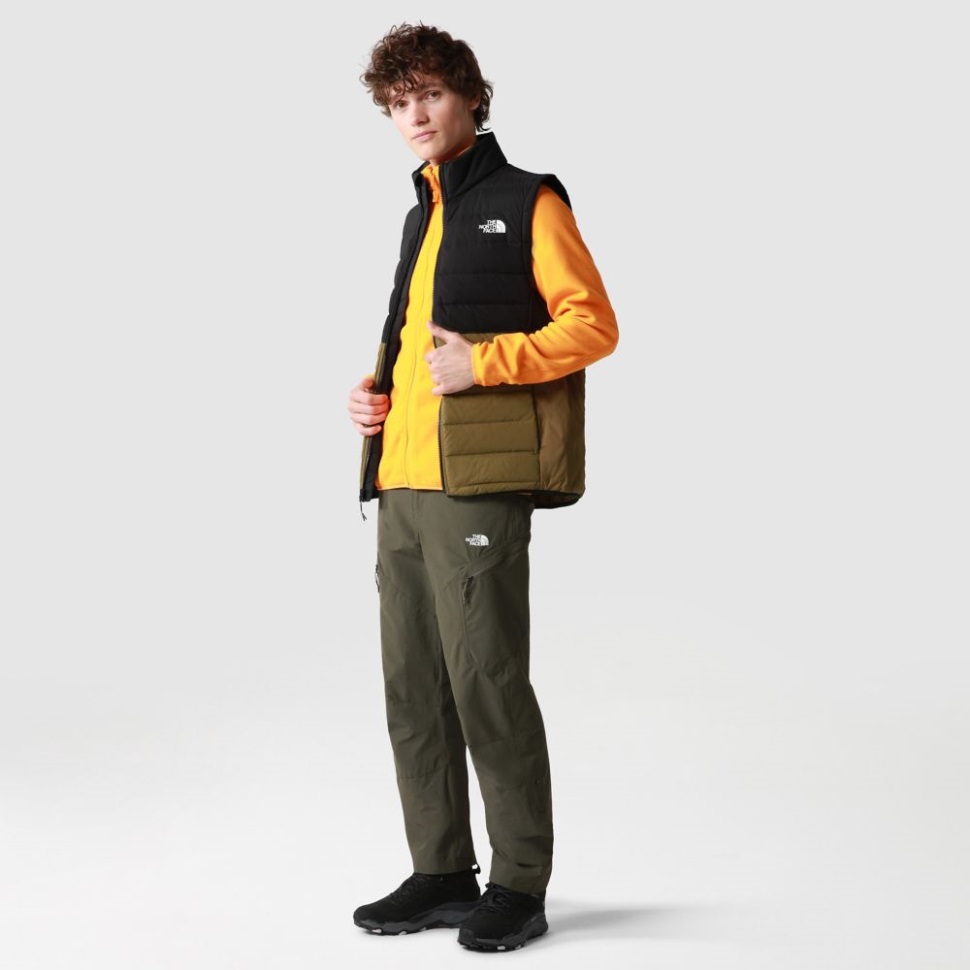 الرجال بيلفيو تمتد أسفل جيليه الوجه الشمالي الأسود