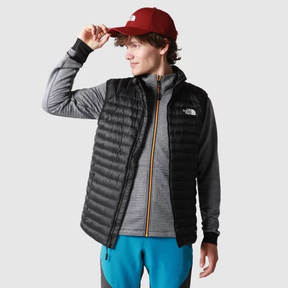 الرجال Bettaforca أسفل جيليه الوجه الشمالي الأسود