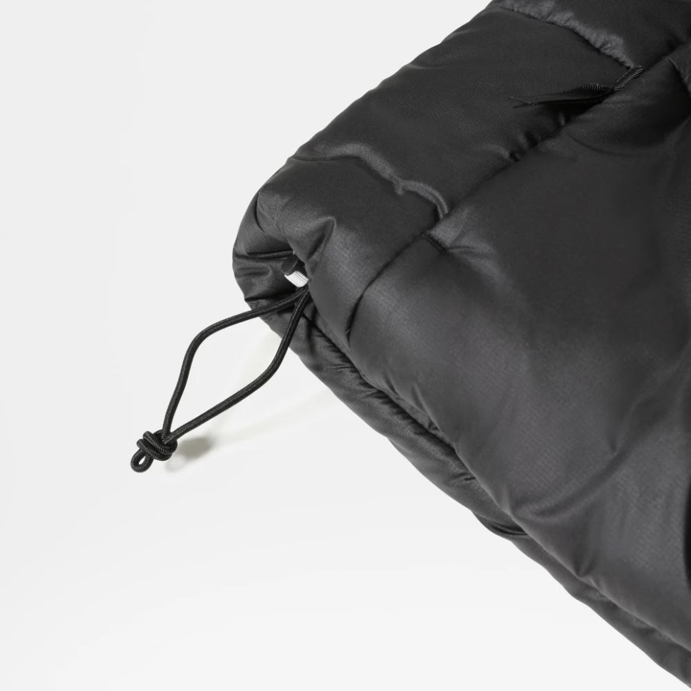 المرأة التي تواجه الشمال اقتصاص سترة Saikuru سوداء