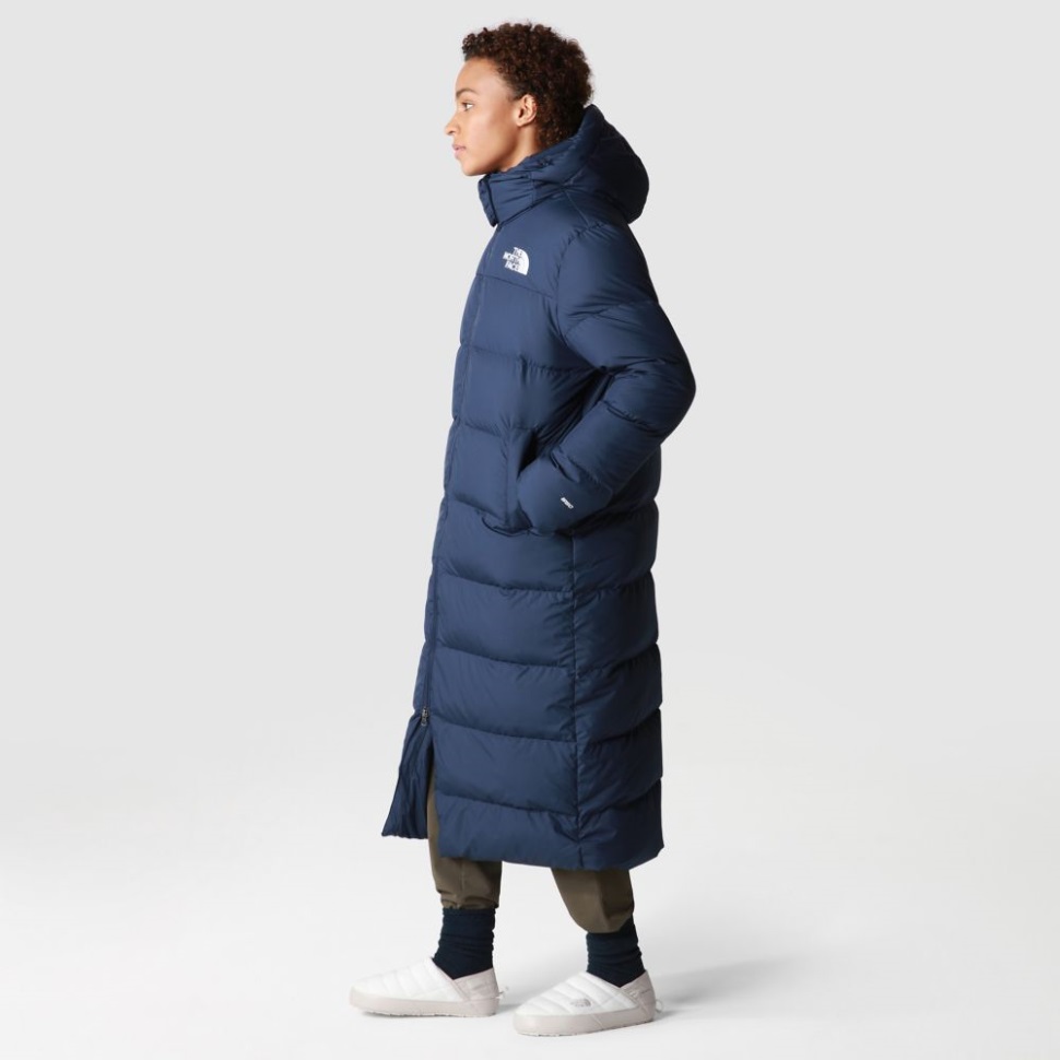 سترة نسائية ثلاثية C ، تواجه الشمال قمة البحرية