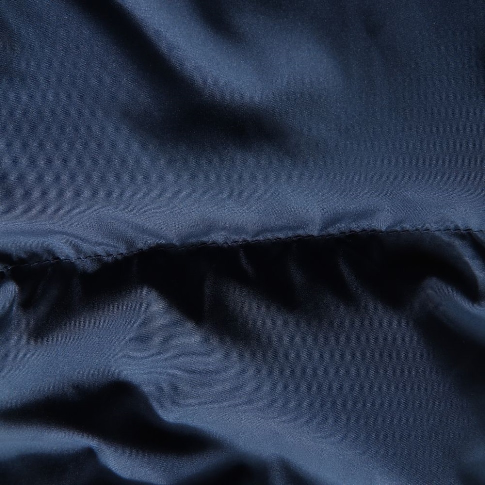 سترة نسائية ثلاثية C ، تواجه الشمال قمة البحرية