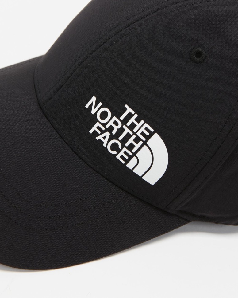 قبعة الأفق السوداء مواجهة الشمال