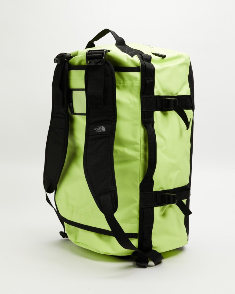 مواجهة الشمال من القماش الخشن في معسكر القاعدة الخضراء