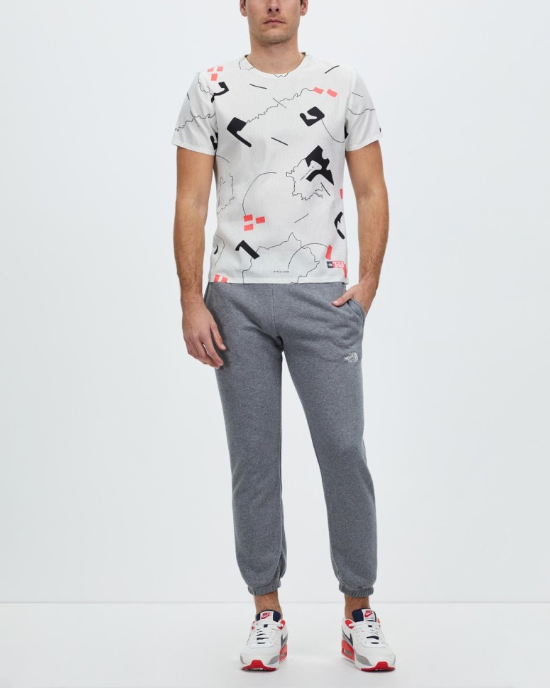 بنطال رياضي بشعار بسيط رمادي الوجه الشمالي