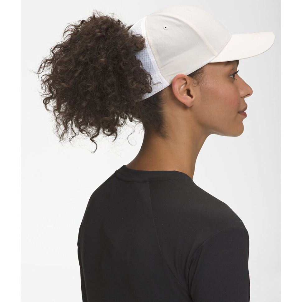 أفق المرأة قبعة بيضاء الوجه الشمالي