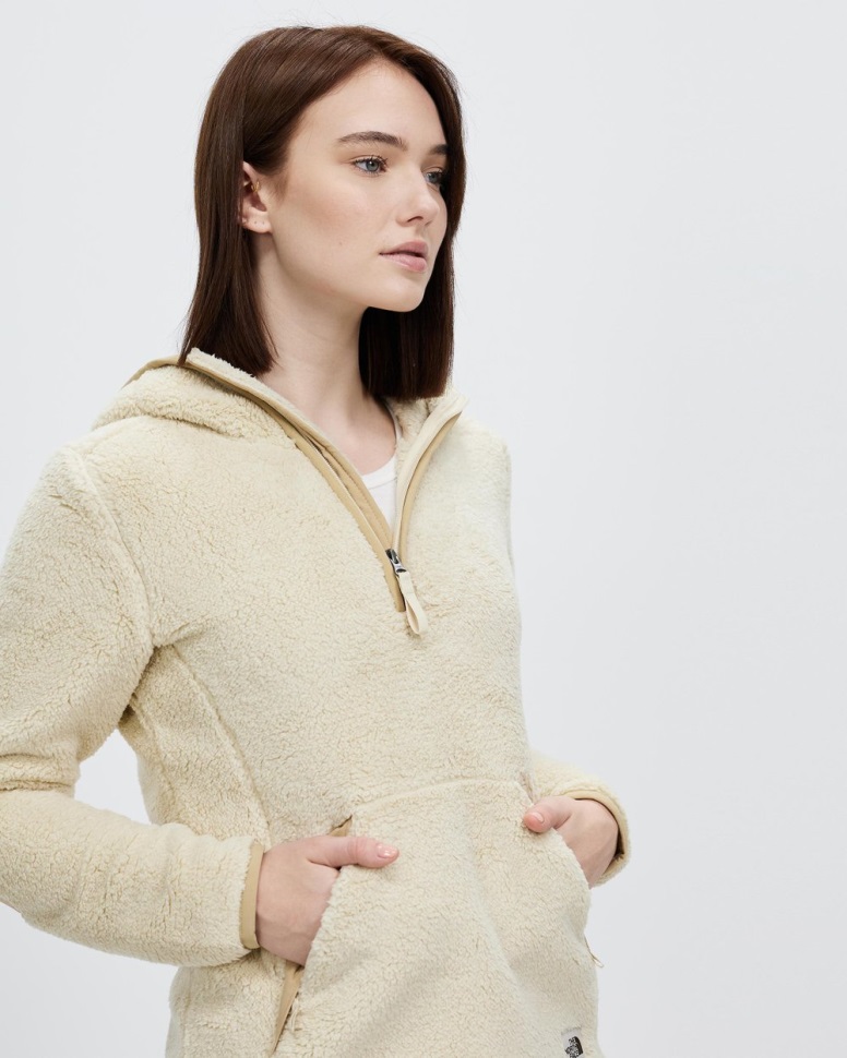 كنزة صوفية من كامبشاير 2.0 مبيضة بالرمل الوجه الشمالي