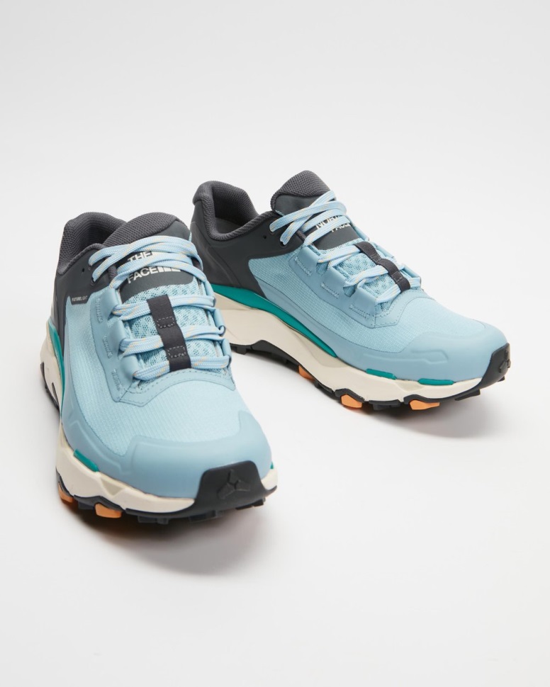 يواجه الشمال الرمادي المستكشفة المستكشفة في منتصف المستقبل المضيء للمرأة